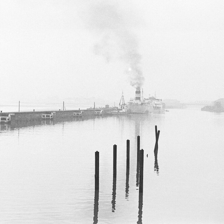 16 Points-Sunrise on the ship canal-Bill Beere