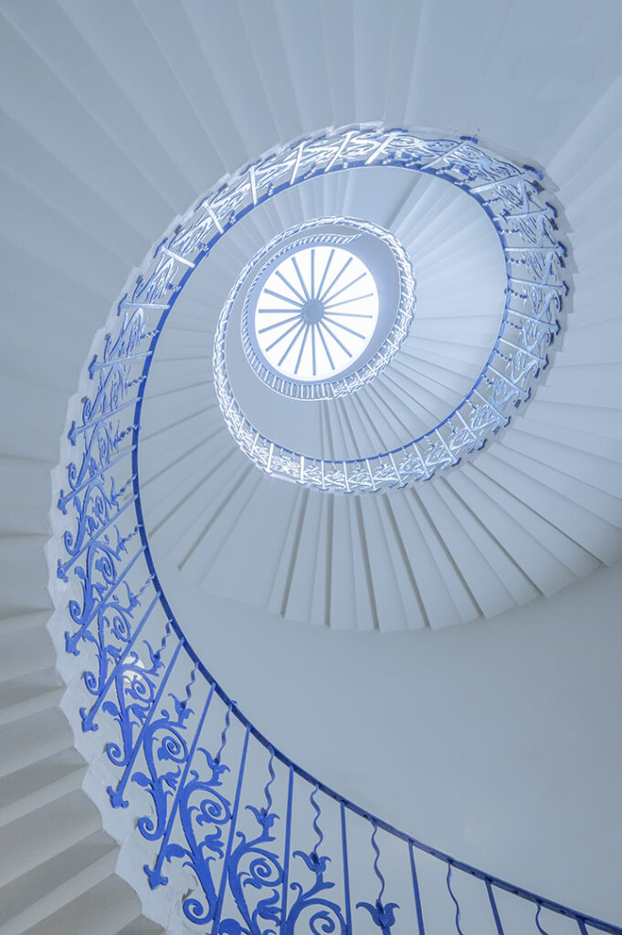 1st - 20 Points - Blue-Spiral -Elizabeth Restall ARPS
