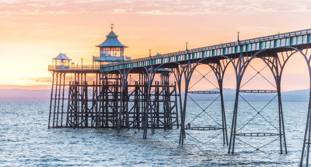 17 Points - Sunset Over Clevedon Pier - George Ryske
