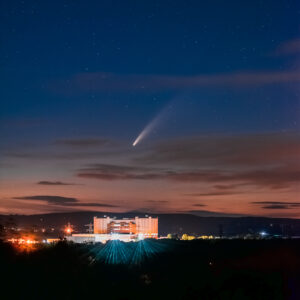 17 Points - Nuclear Comet_Neowise - Stephen White